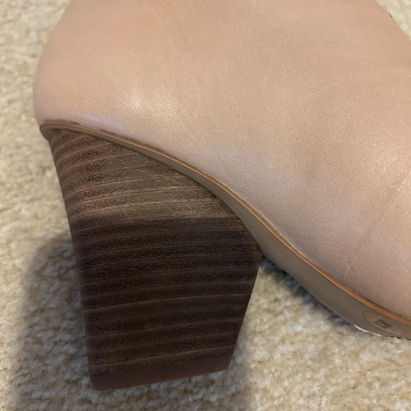 Vince Camuto heels - Picture 7 of 7